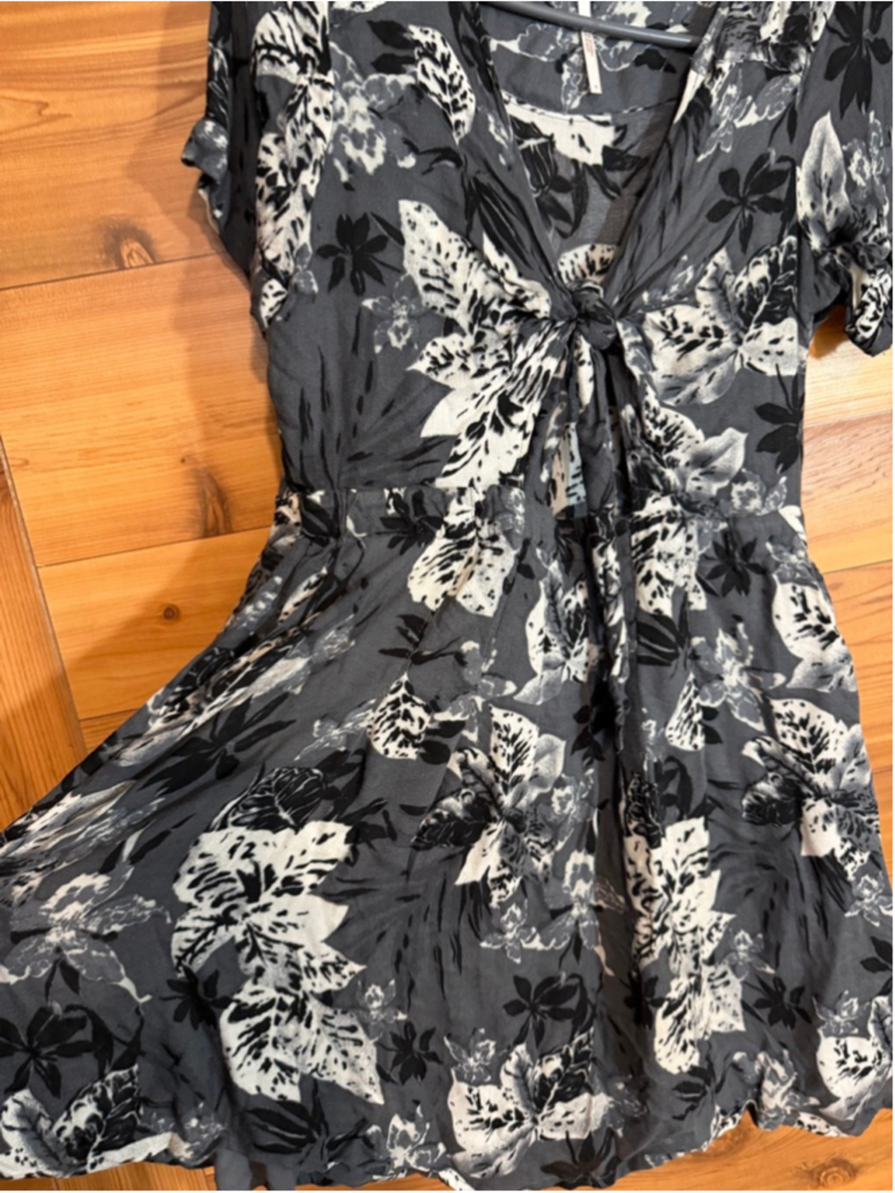 Free People Part Time Lover Gray Floral Cut Out Dress Womens 8 - Picture 3 of 12